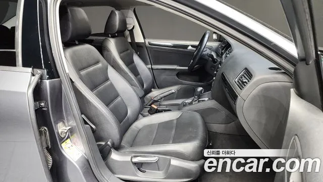 Volkswagen Jetta 2015 — фото 11