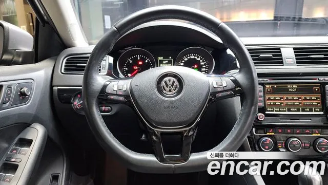 Volkswagen Jetta 2015 — фото 13