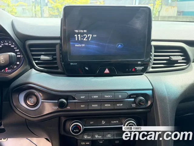 Hyundai Veloster 2021 — фото 11