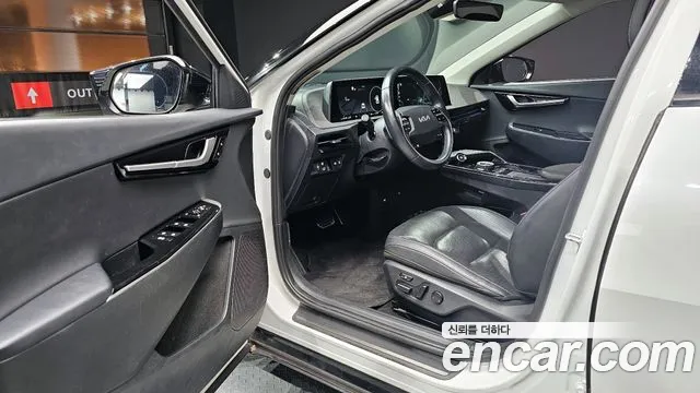 Kia EV6 2022 — фото 10