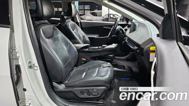Kia EV6 2022 — фото 11