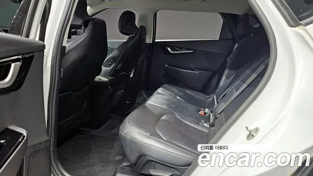 Kia EV6 2022 — фото 12