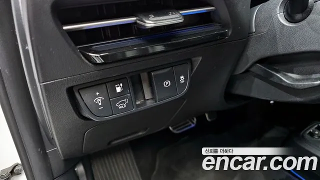 Kia EV6 2022 — фото 17