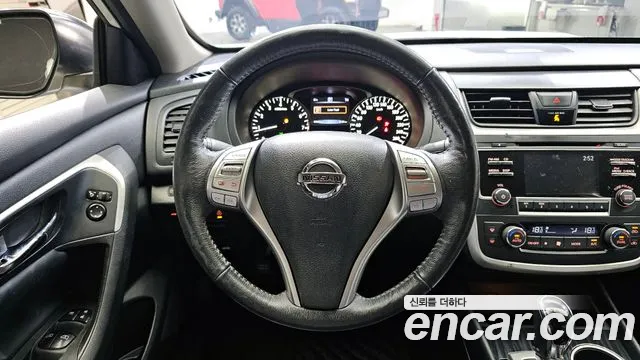 Nissan Altima 2017 — фото 13
