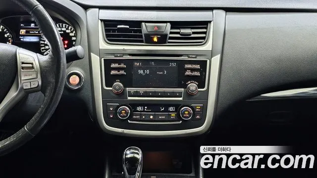 Nissan Altima 2017 — фото 20