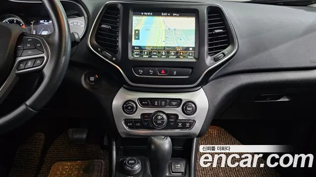 Jeep Cherokee 2019 — фото 14