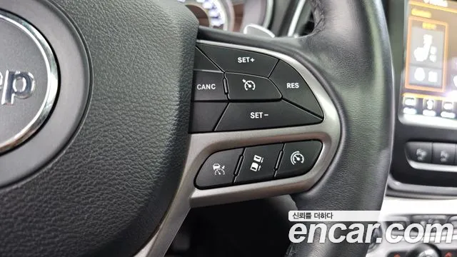 Jeep Cherokee 2019 — фото 19