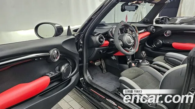 Mini Cooper Convertible 2020 — фото 10