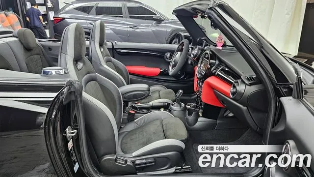 Mini Cooper Convertible 2020 — фото 11