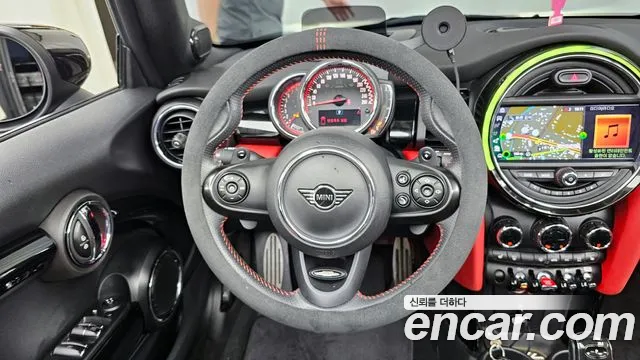 Mini Cooper Convertible 2020 — фото 13