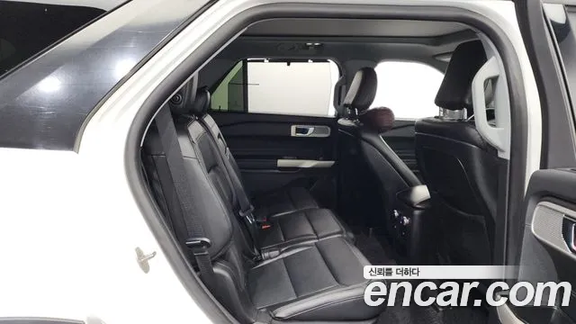 Ford Explorer 2020 — фото 12