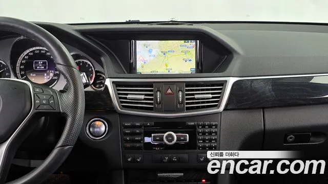 Mercedes-Benz E-Class 2012 — фото 14