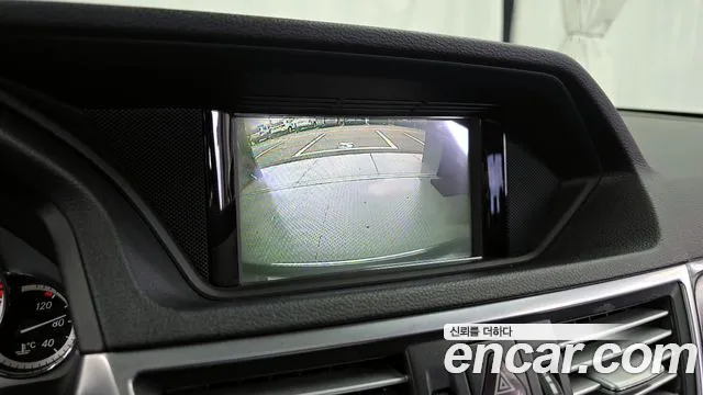 Mercedes-Benz E-Class 2012 — фото 15