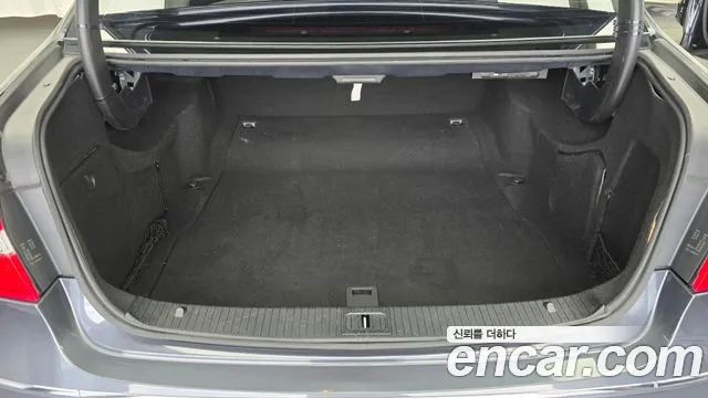 Mercedes-Benz E-Class 2012 — фото 20
