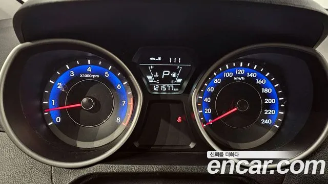 Hyundai AVANTE 2015 — фото 8