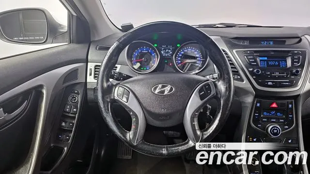 Hyundai AVANTE 2015 — фото 13
