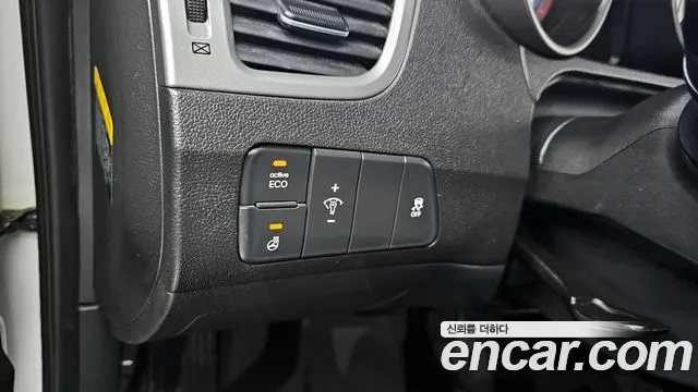 Hyundai AVANTE 2015 — фото 14
