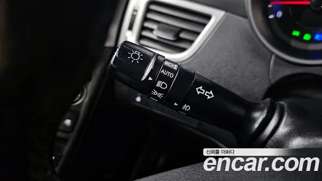 Hyundai AVANTE 2015 — фото 17