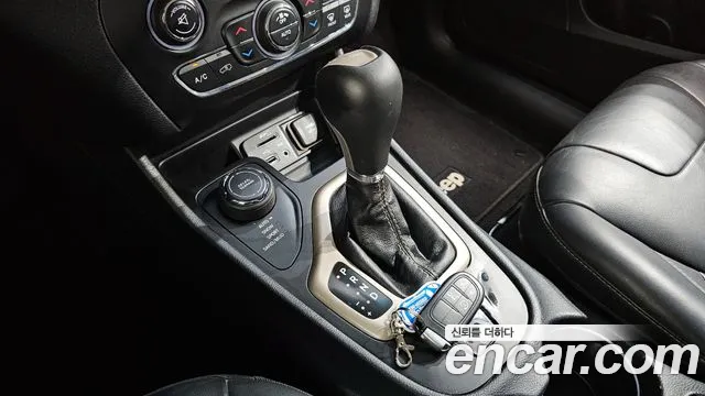 Jeep Cherokee 2015 — фото 9