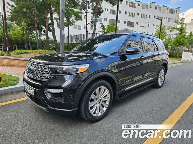 Ford Explorer 2021 — фото 1