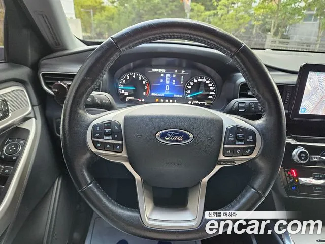 Ford Explorer 2021 — фото 11