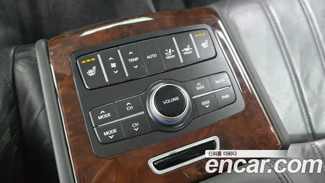 Hyundai Equus 2012 — фото 19