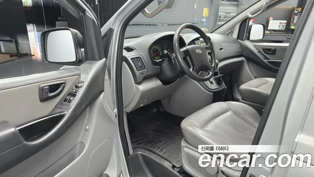 Hyundai Starex 2016 — фото 11