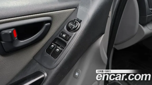 Hyundai Starex 2016 — фото 17