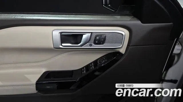 Ford Explorer 2022 — фото 18