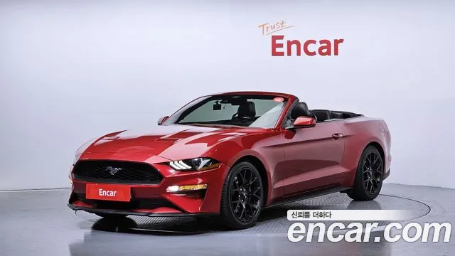 Ford Mustang 2021 — фото 1