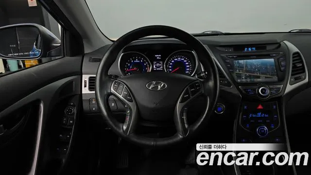 Hyundai AVANTE 2014 — фото 13