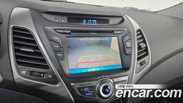 Hyundai AVANTE 2014 — фото 16