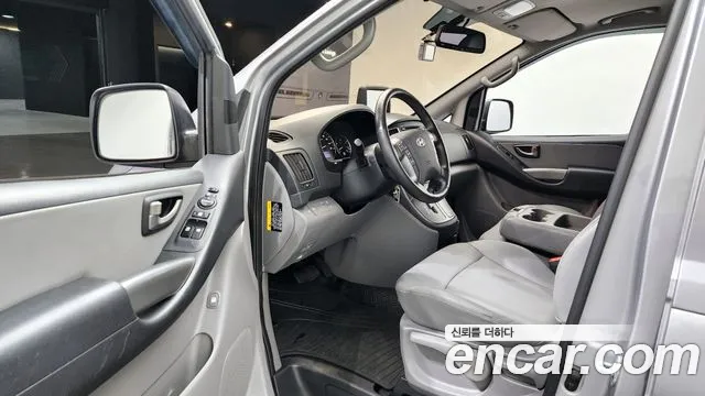 Hyundai Starex 2016 — фото 11