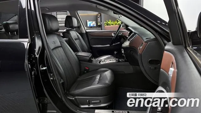 Hyundai Genesis 2014 — фото 10