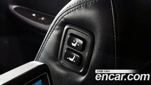 Hyundai Genesis 2014 — фото 18