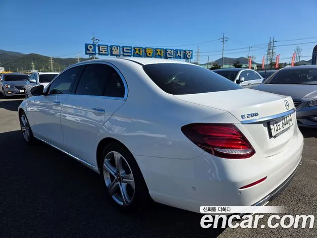 Mercedes-Benz E-Class 2018 — фото 4