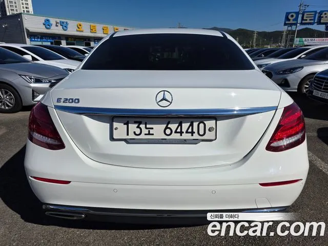 Mercedes-Benz E-Class 2018 — фото 8
