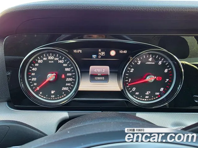 Mercedes-Benz E-Class 2018 — фото 18