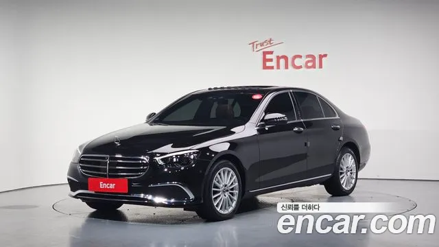 Mercedes-Benz E-Class 2023 — фото 1