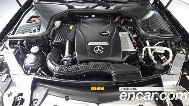 Mercedes-Benz E-Class 2023 — фото 6