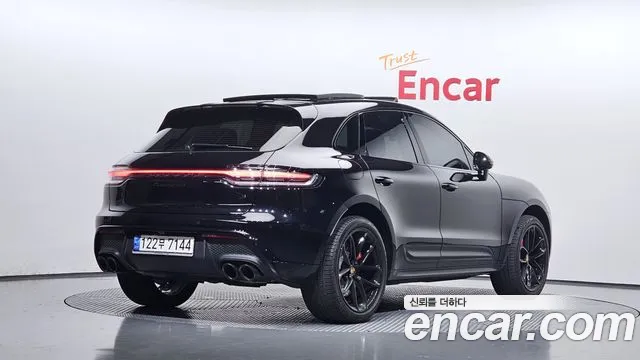 Porsche Macan 2022 — фото 2