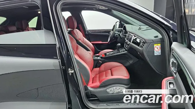Porsche Macan 2022 — фото 10