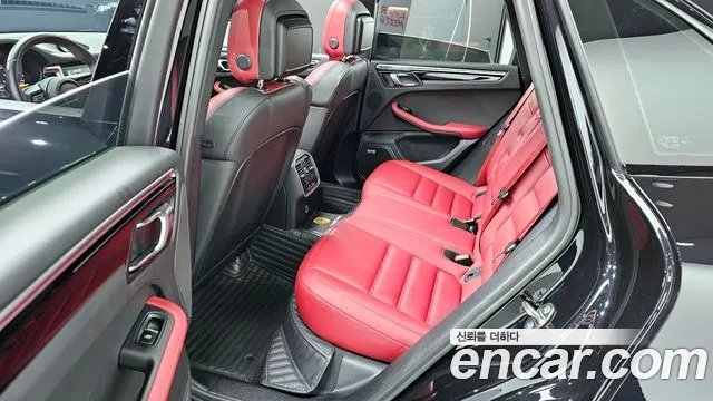 Porsche Macan 2022 — фото 12