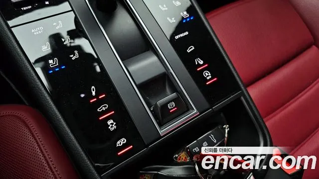 Porsche Macan 2022 — фото 17