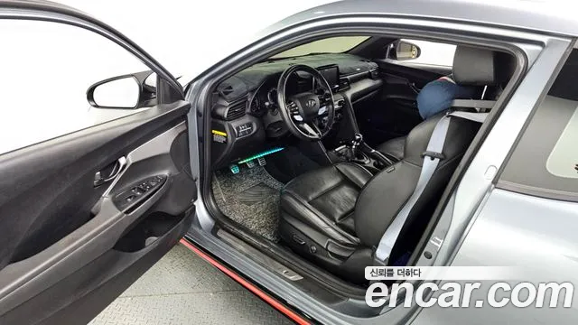 Hyundai Veloster 2019 — фото 10