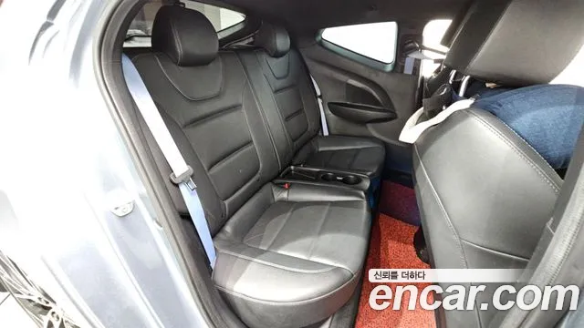 Hyundai Veloster 2019 — фото 12