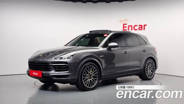 Porsche Cayenne 2021 — фото 1