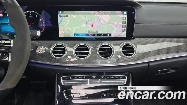 Mercedes-Benz E-Class 2021 — фото 14
