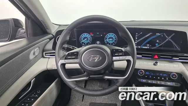 Hyundai AVANTE 2023 — фото 13
