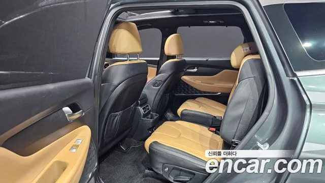 Hyundai Santafe 2022 — фото 12